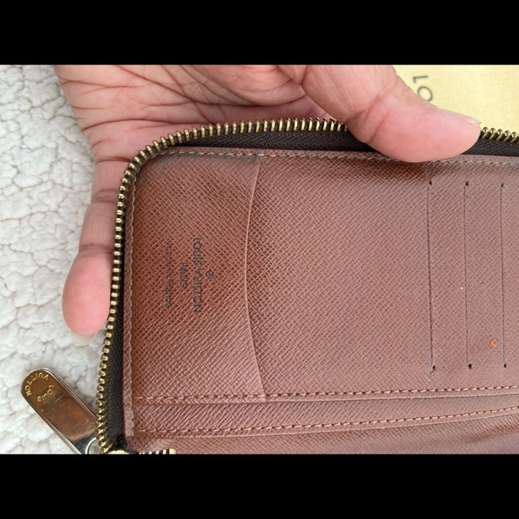 Lv Compact wallet - Picture 8 of 16